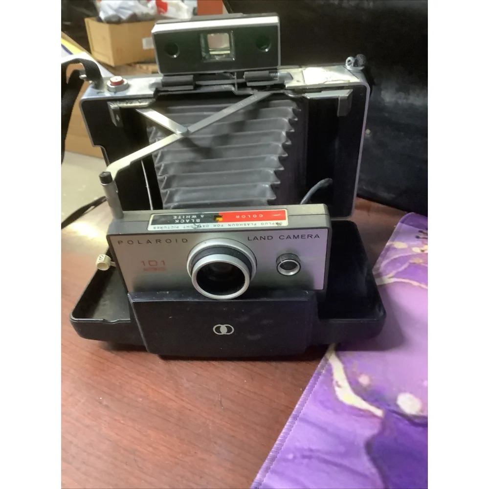 Collectable Vintage Polariod Land Model 101 Camera,Produced 1964-1967